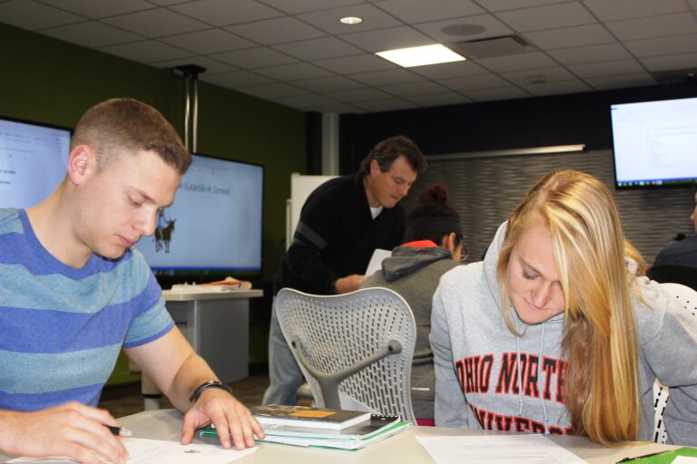 Foundation is accepting scholarship applications